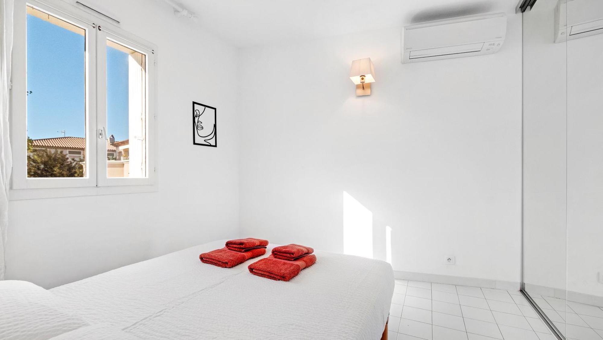 Casa Nostra, Port-Grimaud, Vue Sur Les Canaux Экстерьер фото